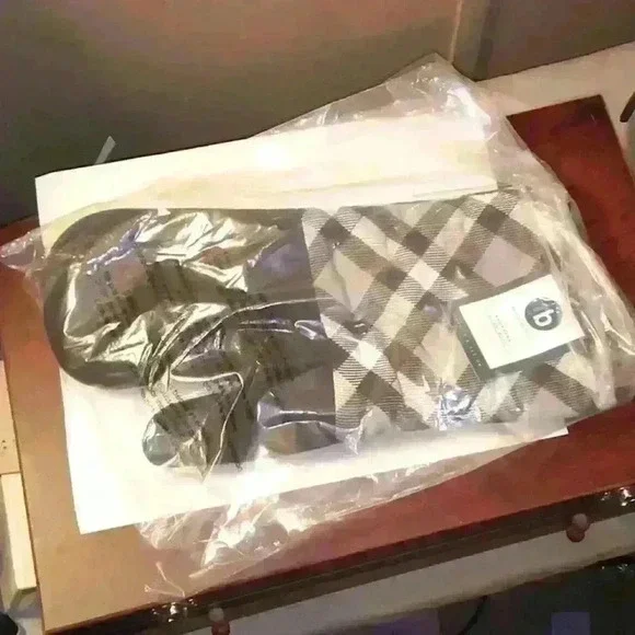 NWT - Revival Brands Neoprene Black & White Oven Mitt - Picture 2 of 10